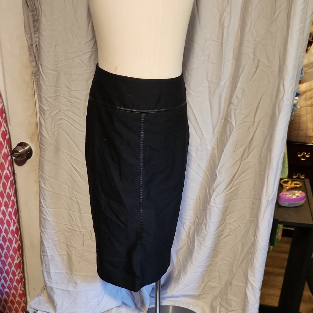 Elegant Black Pencil Skirt David N